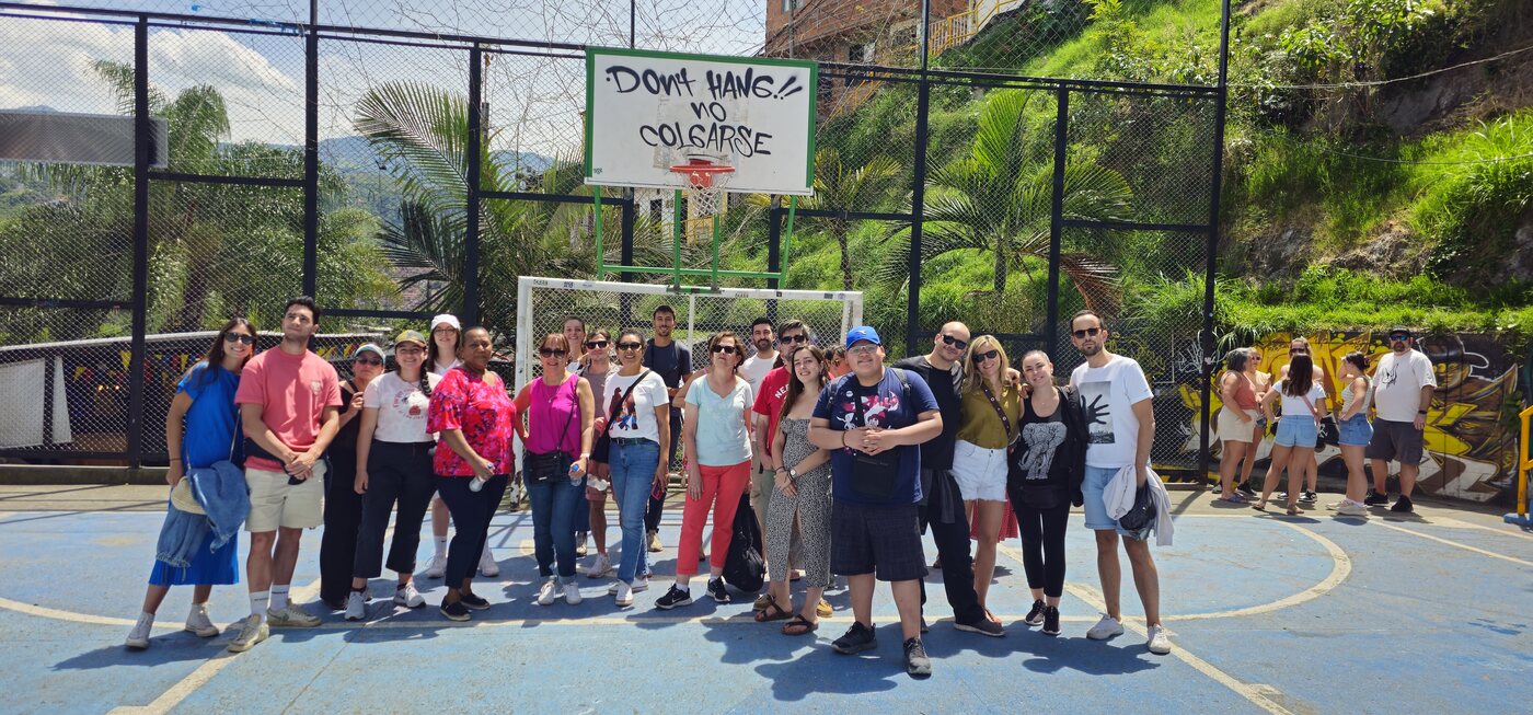 Experiencia cultural del tour grupal por la Comuna 13